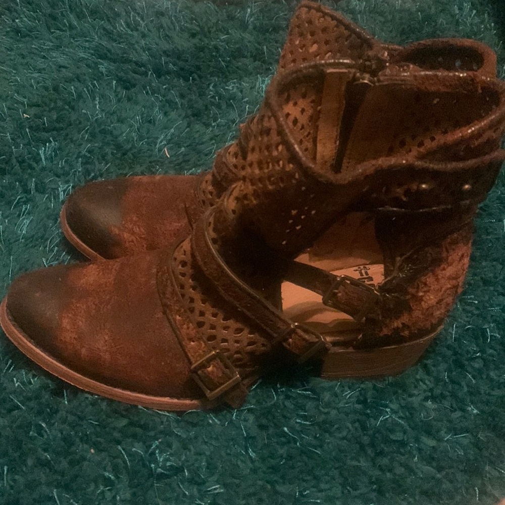 Corral Indie Spirit Lamb cut out bootie